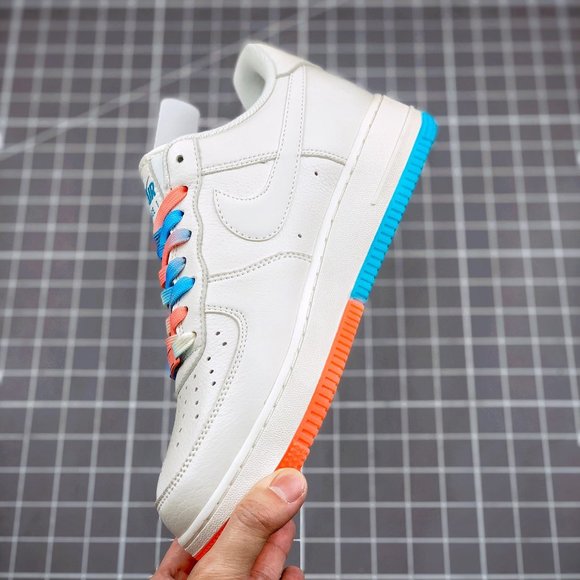 Nike Air Force1\' 07 string with red and blue gradient